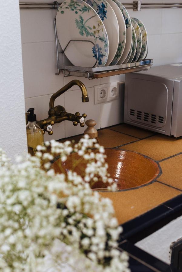 Appartement Aitana'S Retreat With Charming Garden à Séville Extérieur photo